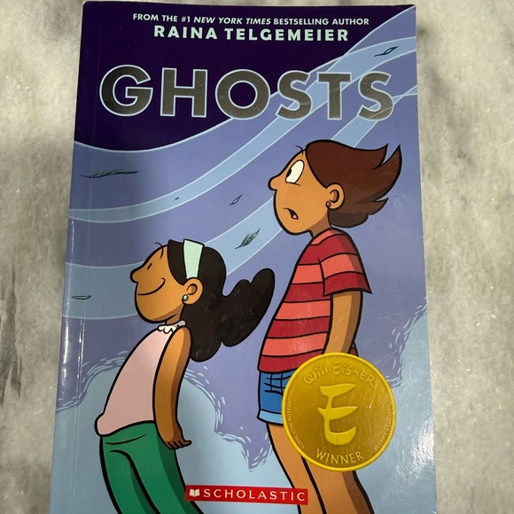 Colorful Children's Book Collection - Picture 8 of 10